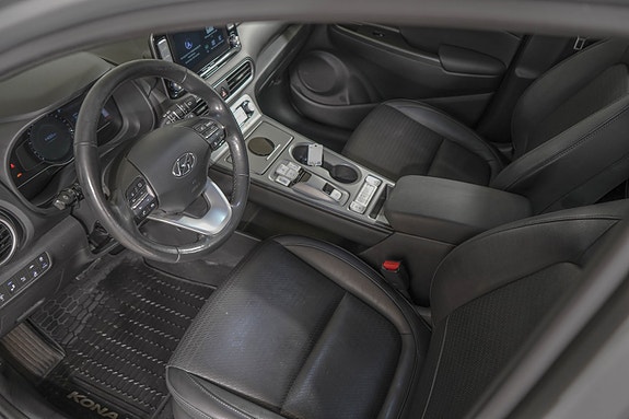 Hyundai Kona 14 of 26