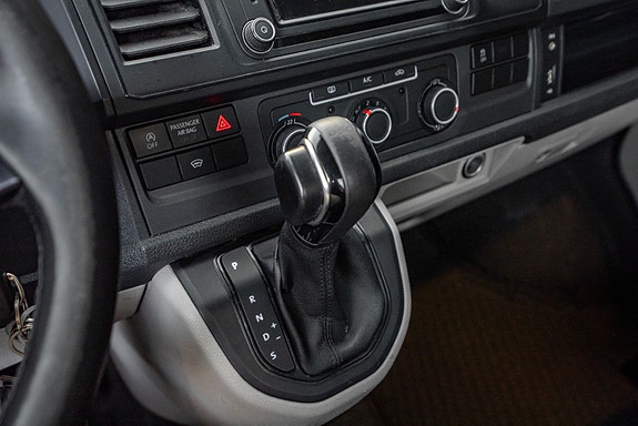 Volkswagen Transporter 13 of 21
