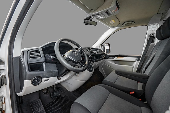 Volkswagen Transporter 9 of 21