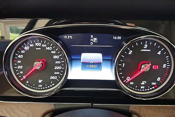 Mercedes-Benz E220 d 10 of 25