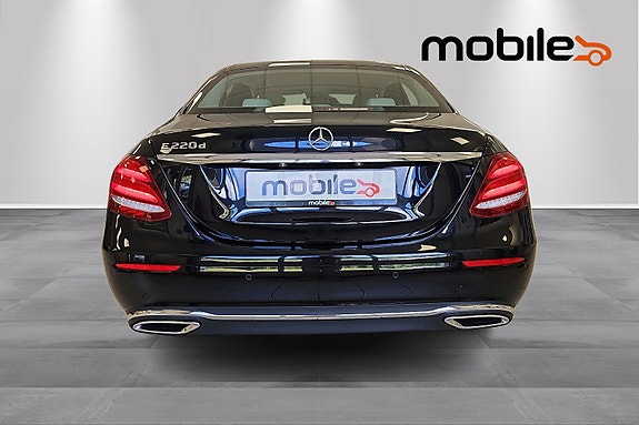 Mercedes-Benz E220 d 4 of 25