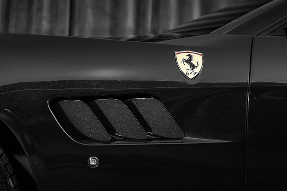 Ferrari GTC4Lusso 11 of 30