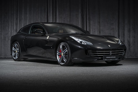 Ferrari GTC4Lusso 7 of 30