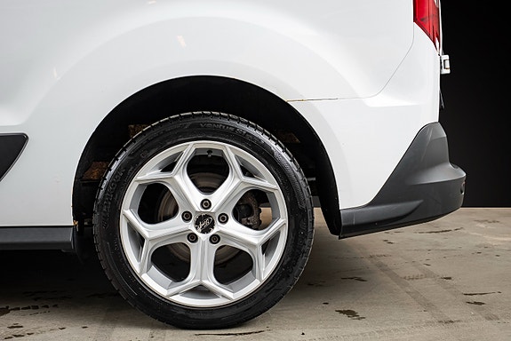 Ford Transit Connect 6 of 22