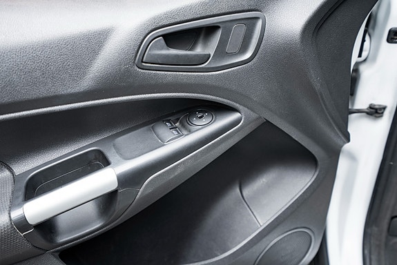 Ford Transit Connect 11 of 22