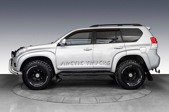 Toyota Land Cruiser 2 of 30