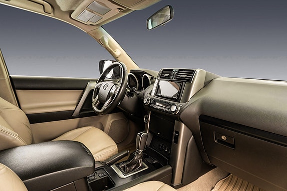 Toyota Land Cruiser 27 of 30