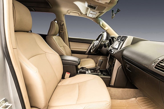 Toyota Land Cruiser 28 of 30