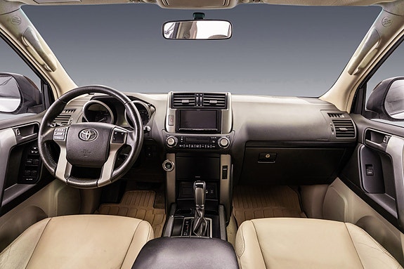 Toyota Land Cruiser 25 of 30