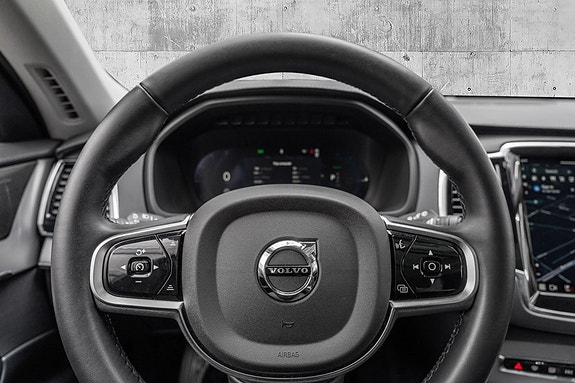 Volvo XC90 20 of 30