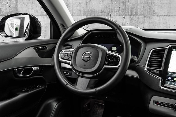 Volvo XC90 21 of 30