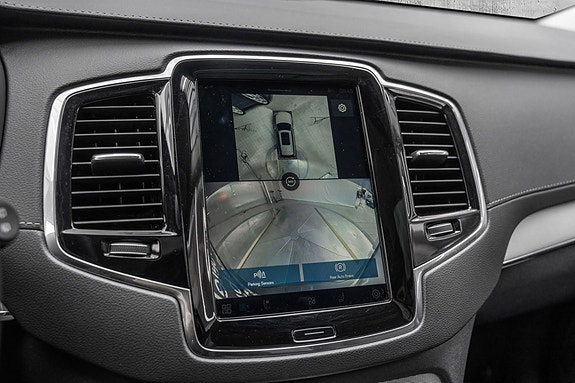 Volvo XC90 26 of 30