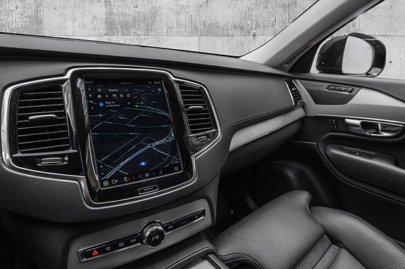 Volvo XC90 23 of 30