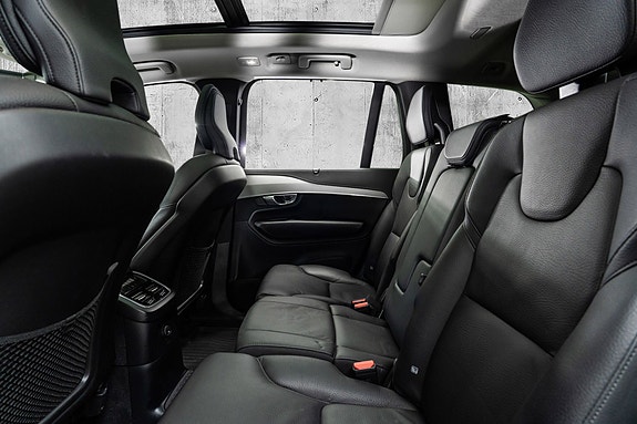 Volvo XC90 17 of 30