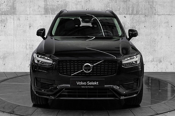 Volvo XC90 3 of 30