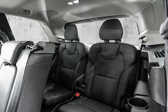Volvo XC90 18 of 30