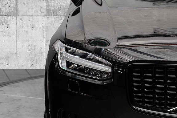 Volvo XC90 5 of 30