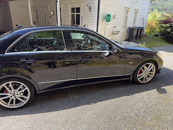 Mercedes-Benz E220 d 4 of 22