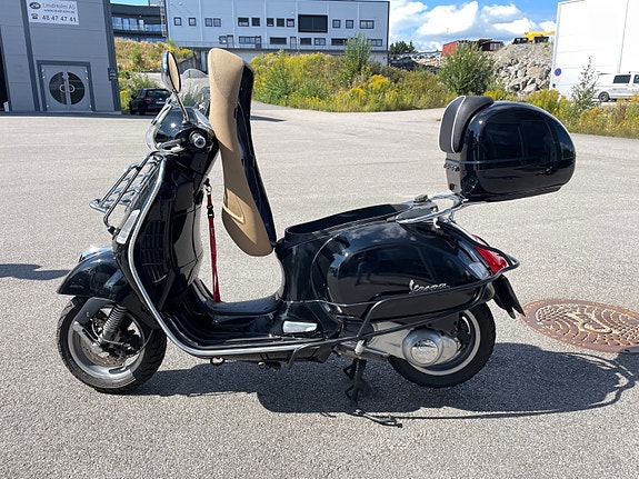Piaggio VESPA GTS125 Sort med toppboks/vindskjerm/baggasjebrett 8 of 8