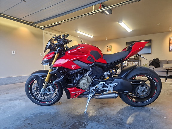 Ducati Streetfighter V4 S 8 of 24