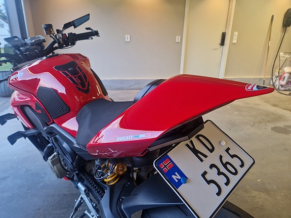 Ducati Streetfighter V4 S 12 of 24
