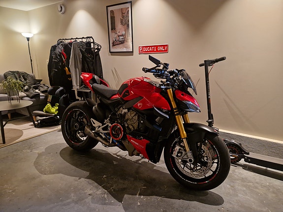 Ducati Streetfighter V4 S 3 of 24