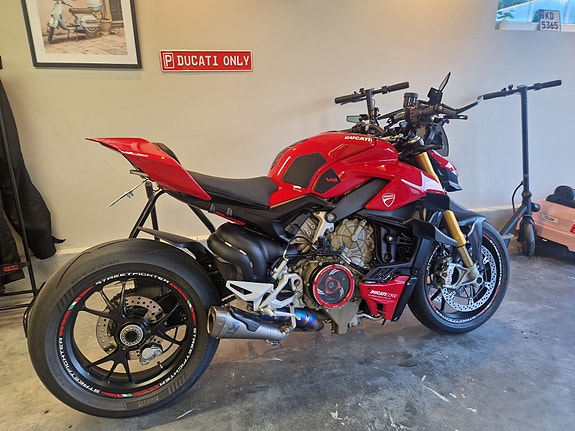 Ducati Streetfighter V4 S 4 of 24