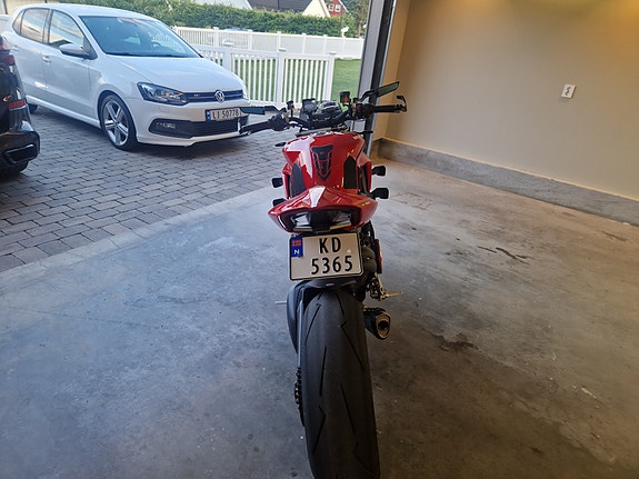 Ducati Streetfighter V4 S 16 of 24