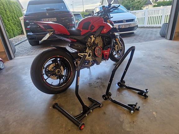 Ducati Streetfighter V4 S 18 of 24