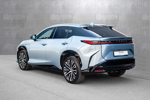 Lexus RZ450e 2 of 20