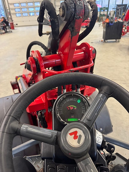 Weidemann 1240 4 of 8