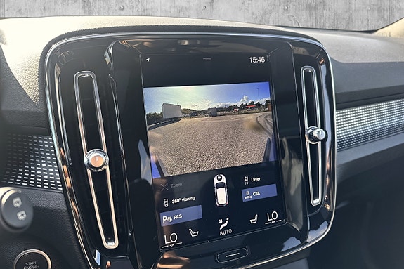 Volvo XC40 20 of 24