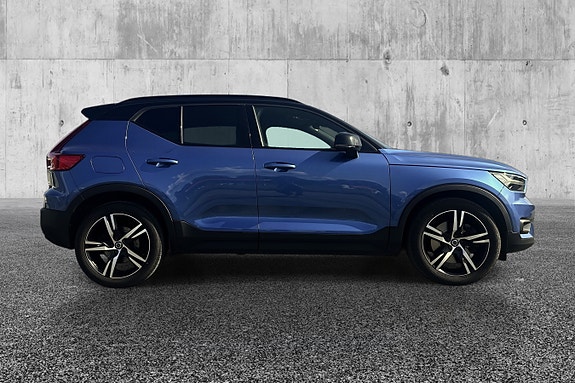 Volvo XC40 6 of 24