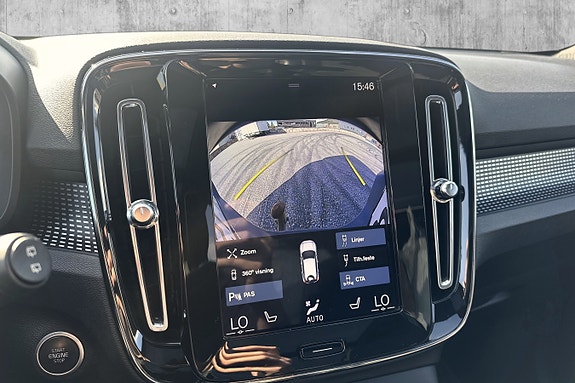 Volvo XC40 18 of 24