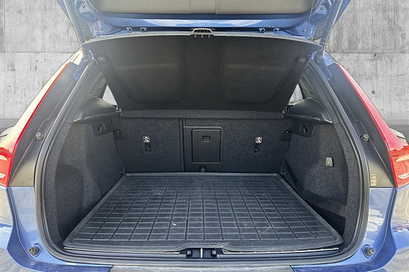 Volvo XC40 9 of 24