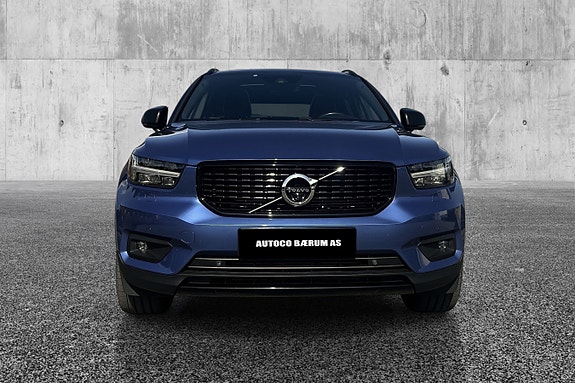 Volvo XC40 8 of 24