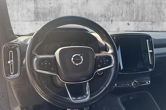 Volvo XC40 15 of 24
