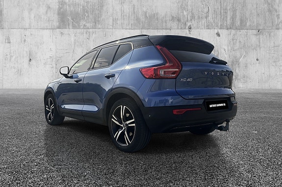 Volvo XC40 3 of 24