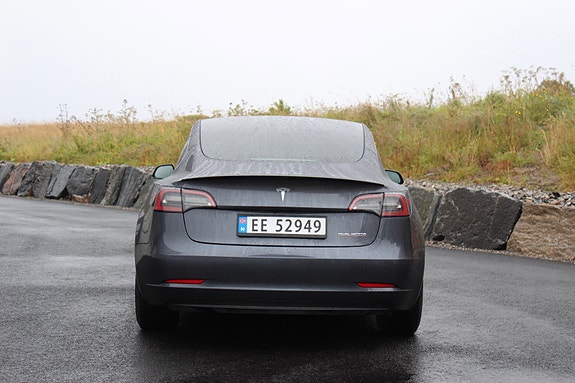 Tesla Model 3 19 of 30