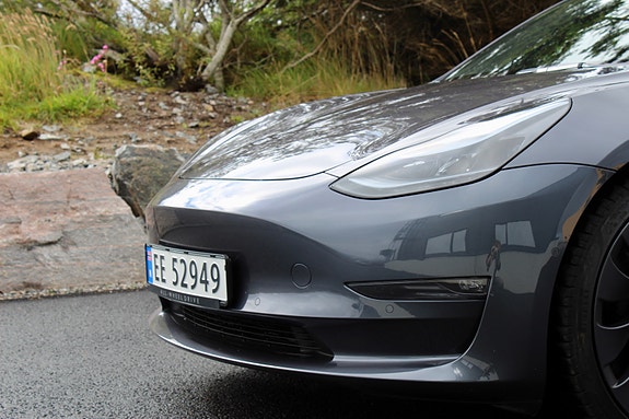 Tesla Model 3 7 of 30