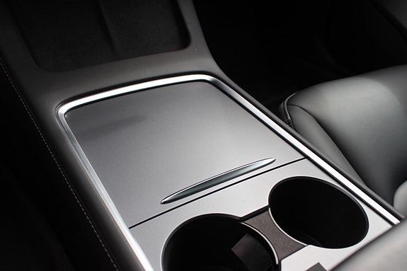 Tesla Model 3 29 of 30