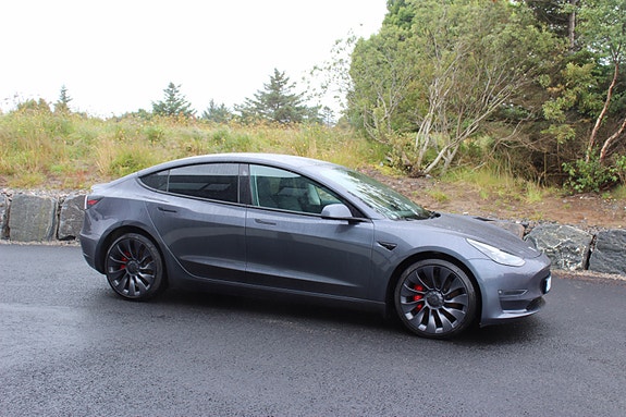 Tesla Model 3 9 of 30