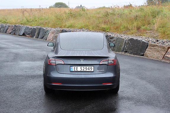 Tesla Model 3 14 of 30