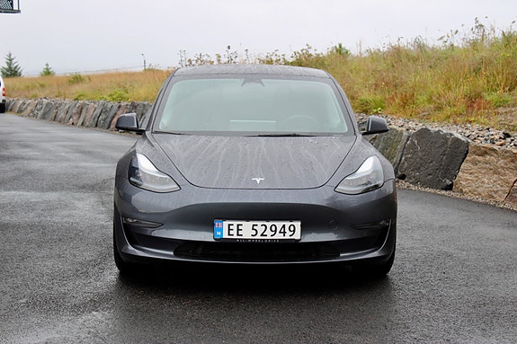 Tesla Model 3 2 of 30
