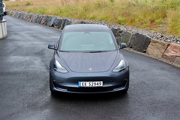 Tesla Model 3 11 of 30