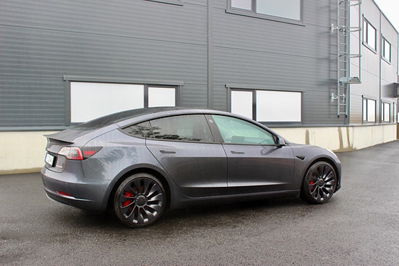 Tesla Model 3 17 of 30