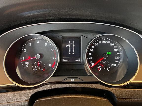 Volkswagen Passat 17 of 30