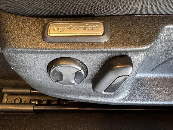 Volkswagen Passat 9 of 30