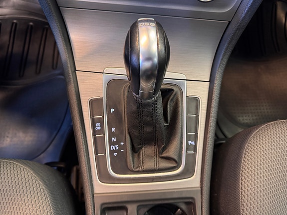 Volkswagen Golf VII 24 of 30