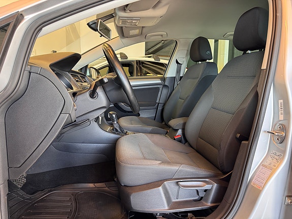 Volkswagen Golf VII 9 of 30